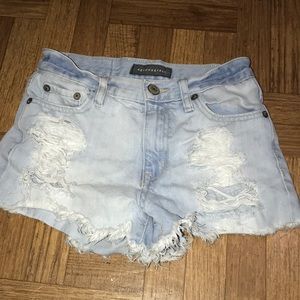 Size 00. From Aeropostale . Worn few tomes. Will be washed before sold.